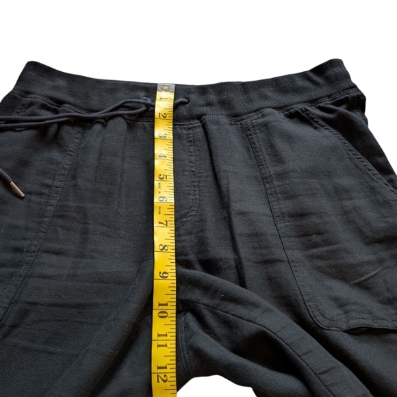 Aritzia Community Cebu Pant Black Cargo Cotton Jogger Pockets Women's size Small - Picture 11 of 12